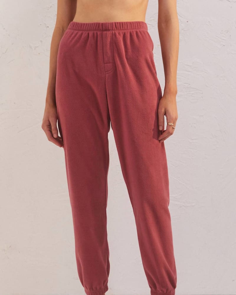 Front of a model wearing a size L Starlight Fleece Jogger In Pink Aura in Pink Aura by Z Supply. | dia_product_style_image_id:355899